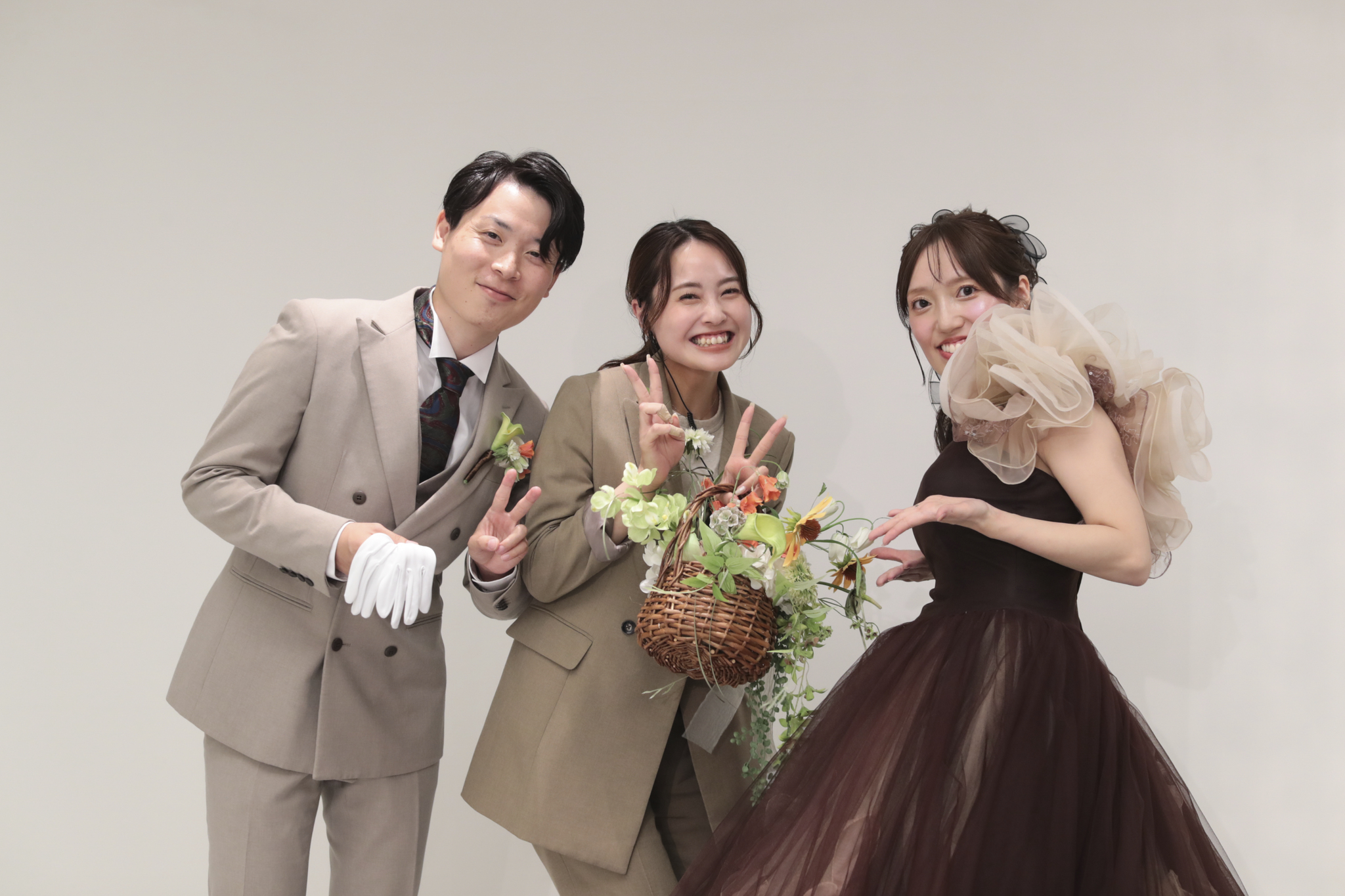 新郎新婦とスタッフ